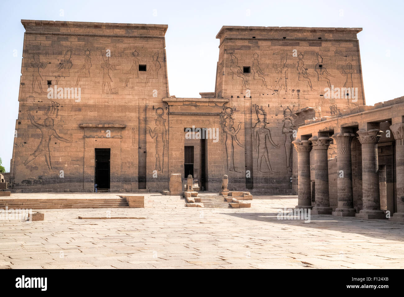 Templo de Philae, Isla de Agilkia, Nilo, en Asuán, Egipto, África Foto de stock