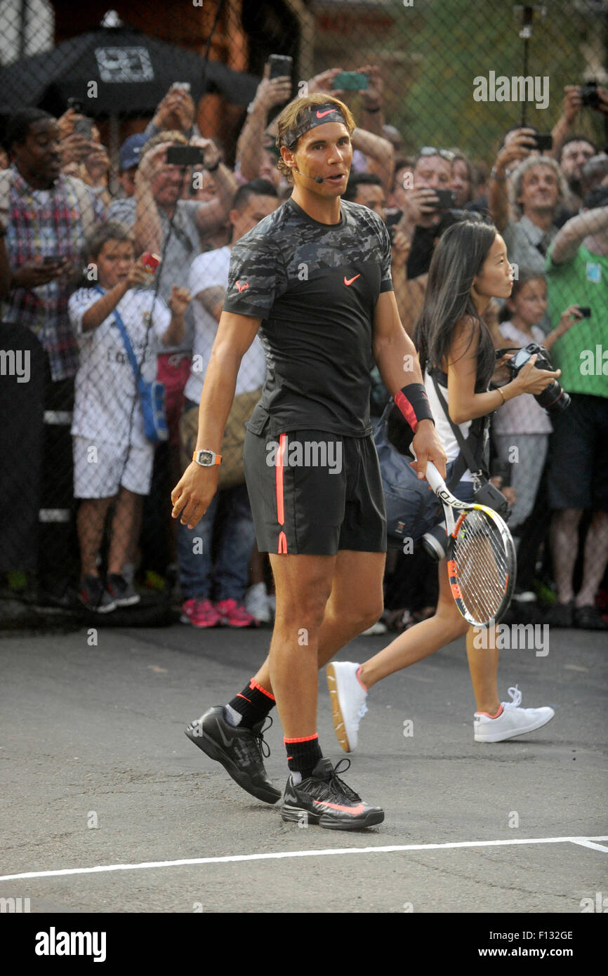Rafael Nadal asiste a Nike de Tenis de la calle "NYC" el 24 de agosto de  2015 en la Ciudad de Nueva York/Picture Alliance Fotografía de stock - Alamy