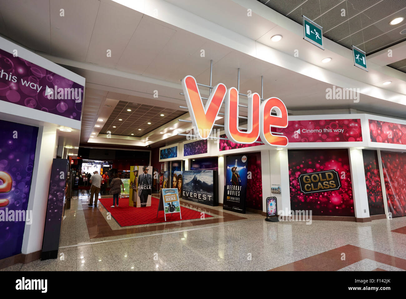 Centro comercial cine fotografías e imágenes de alta resolución - Alamy