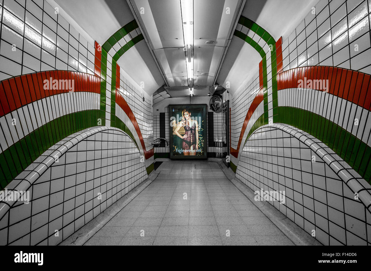 El metro de Londres con resaltado de color selectiva algunos detalles. Foto de stock