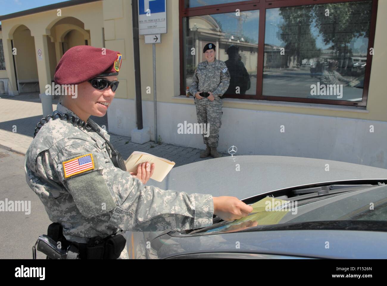 Italia, Camp Ederle US Army base en Vicenza, una mujer policía militar