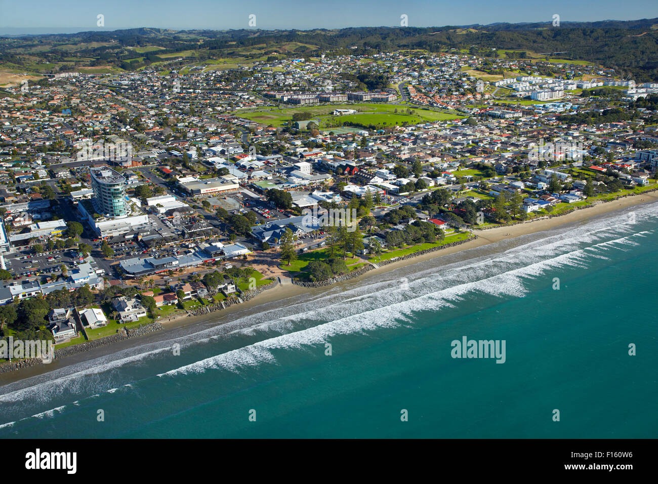 Orewa, Hibiscus, costa norte de Auckland, North Island, Nueva Zelanda - antena Foto de stock