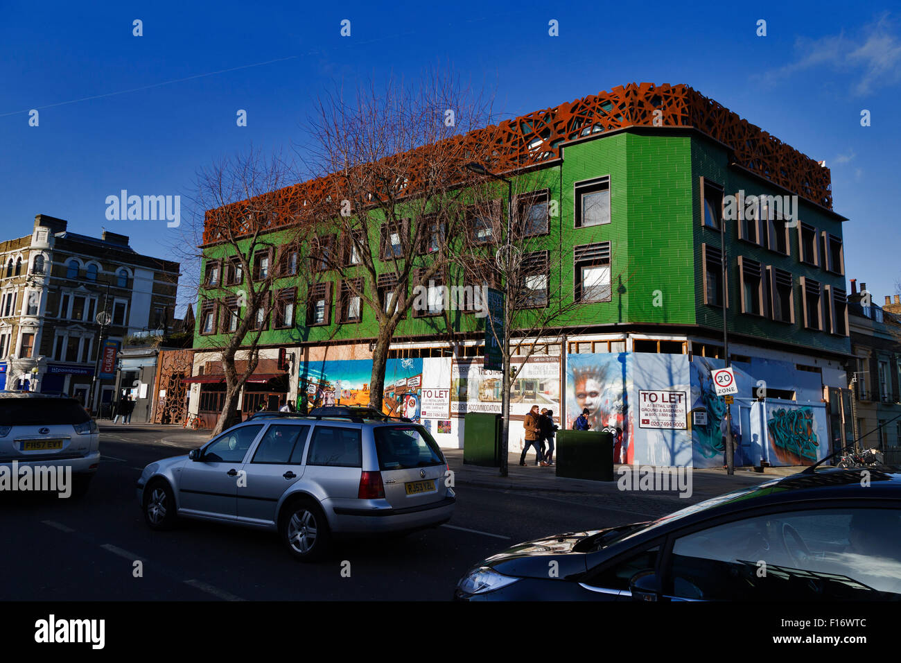 Característico edificio revestido de verde, el área de mercado Camden, Londres; Inglaterra; UK Foto de stock