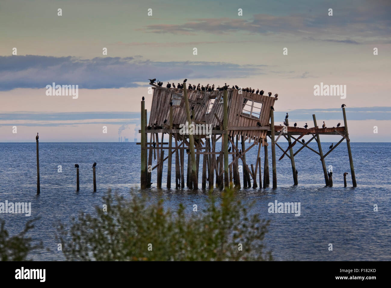 Mirando al sureste a través del Golfo de México en una abandonada Stilt