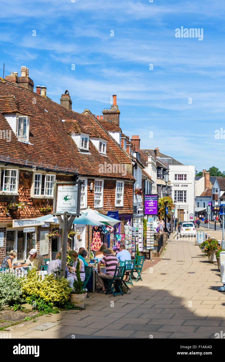 La High Street en batalla, sitio de la batalla de Hastings, East Sussex, Inglaterra, Reino Unido. Foto de stock