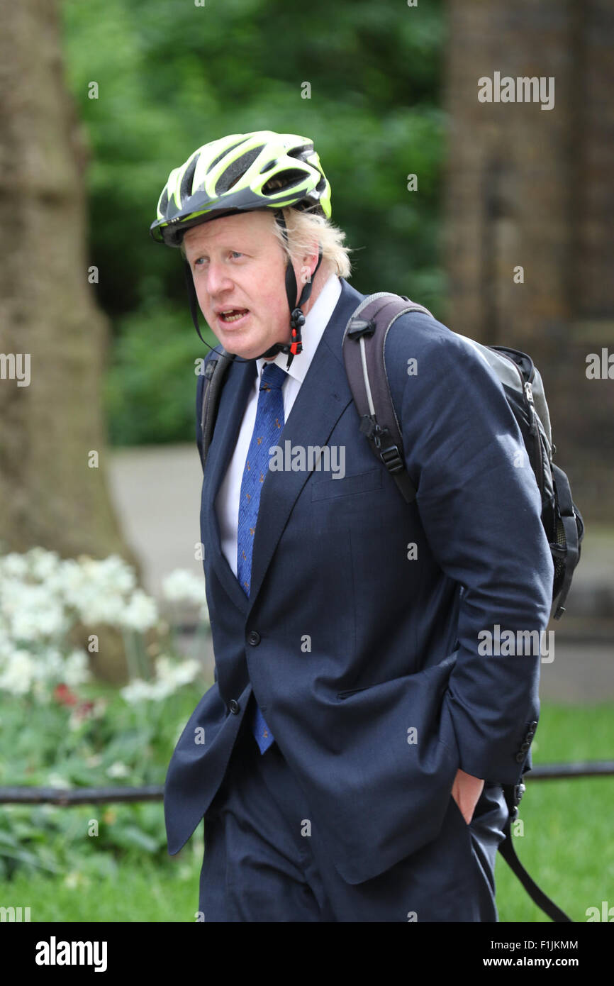 Londres, Reino Unido, 19 de mayo de 2015: el Alcalde de Londres, Boris Johnson llega para reunión de gabinete en Downing Street en Londres. Foto de stock