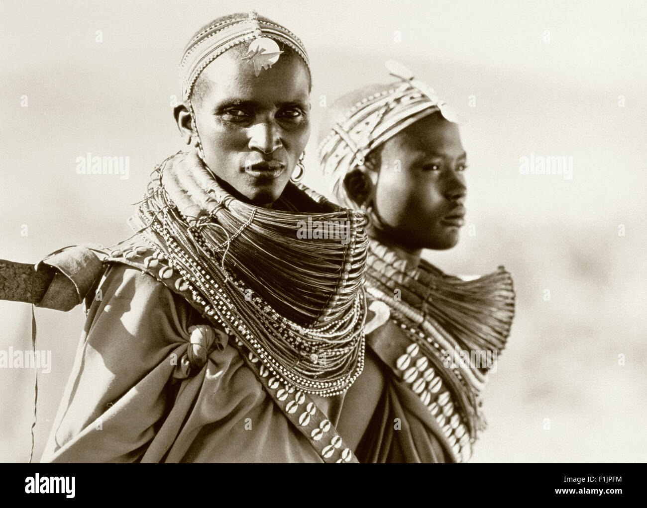 Retrato de dos mujeres masai, Tanzania, África Foto de stock