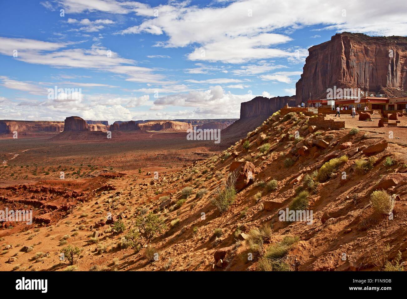 Valle Monumentos Norther Tribal Park en el estado de Arizona, Estados Unidos. Verano valle Valle Monumentos Norther Tribal Park en el estado de Arizona, Estados Unidos. Verano valle