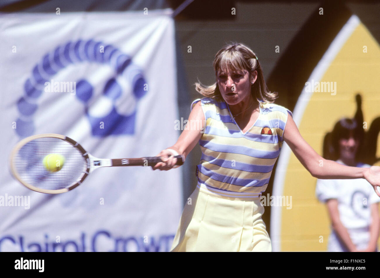 Chris Evert en acción al Clairol Crown torneo de tenis en la Costa Resort en Carlsbad, California, en abril de 1981. Foto de stock