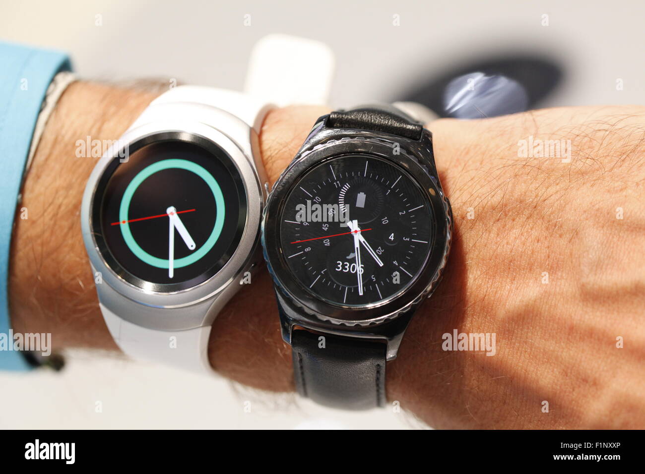 Berlín, Alemania. 4 de septiembre de 2015. IFA 2015, Samsung S2 marcha Smartwatch Crédito: Stefan Papp/Alamy Live News Foto de stock