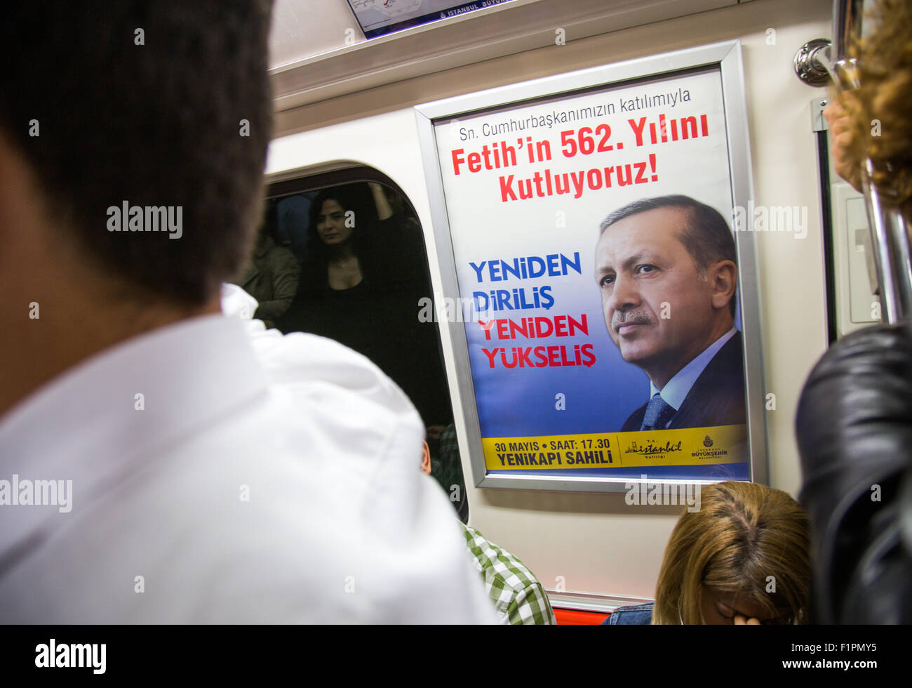 Erdogan cartel publicitario en el metro de Estambul Turquia Foto de stock