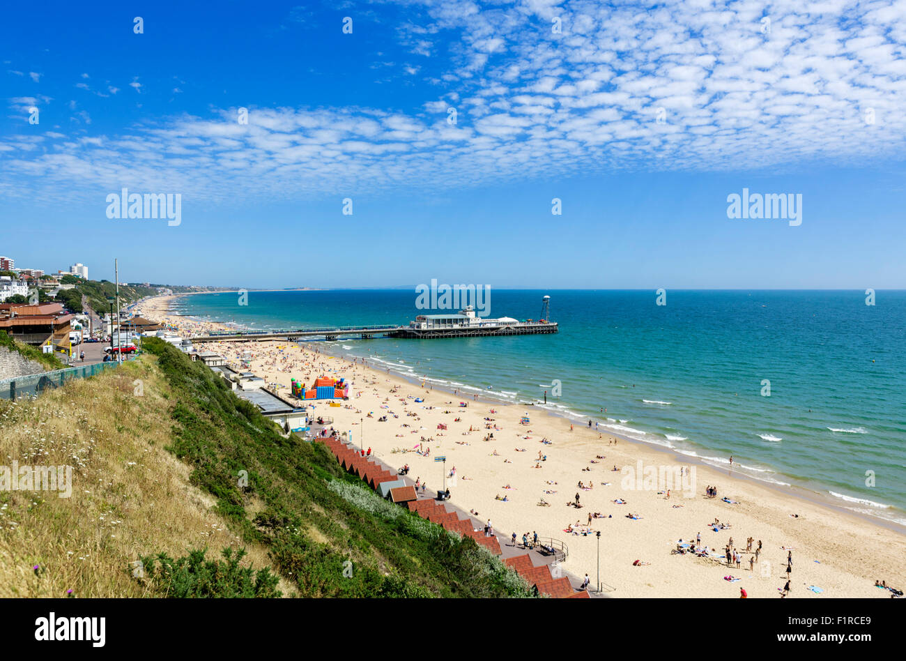La playa y el muelle de Bournemouth, Dorset, Inglaterra, Reino Unido. Foto de stock