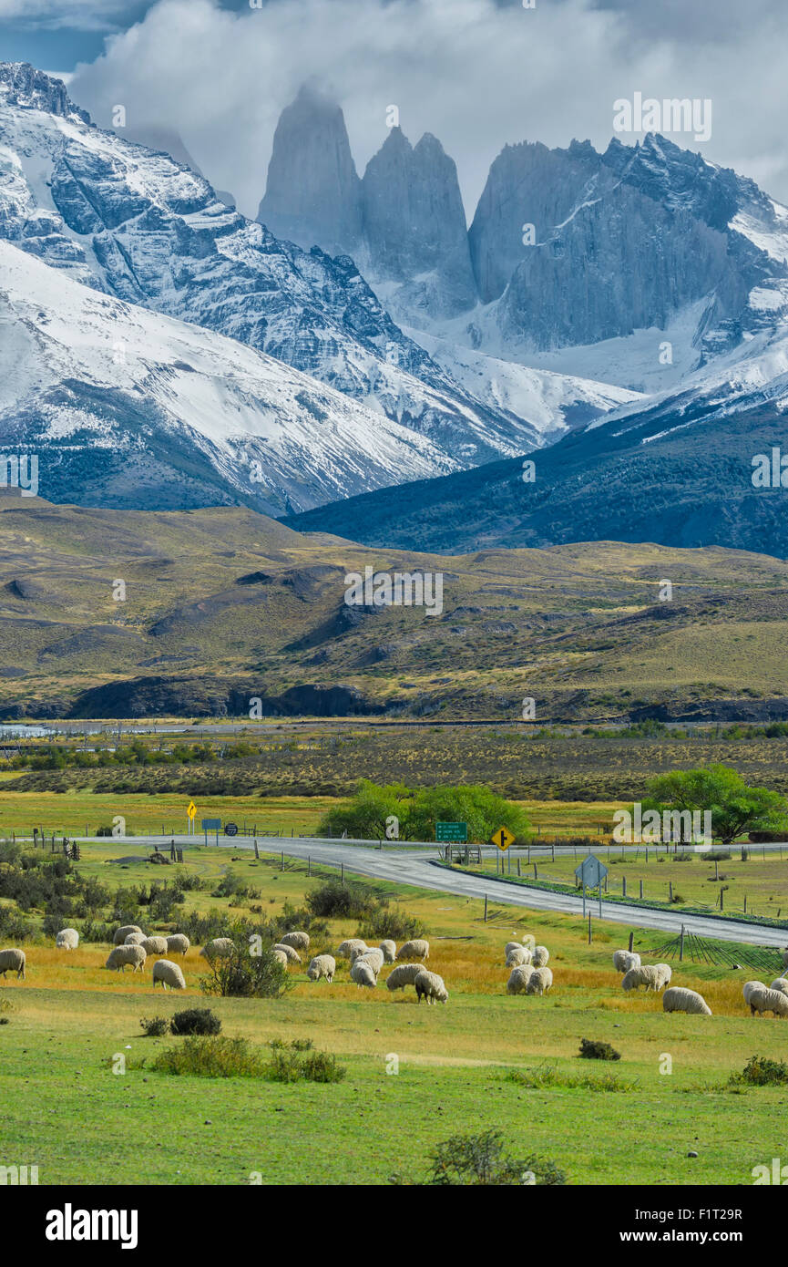 Las tres torres, Parque Nacional Torres del Paine en la Patagonia