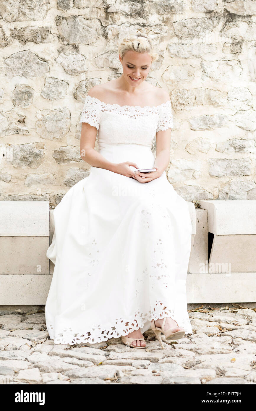 Vestido De Novia Blanco Fotos e Imágenes de stock - Alamy