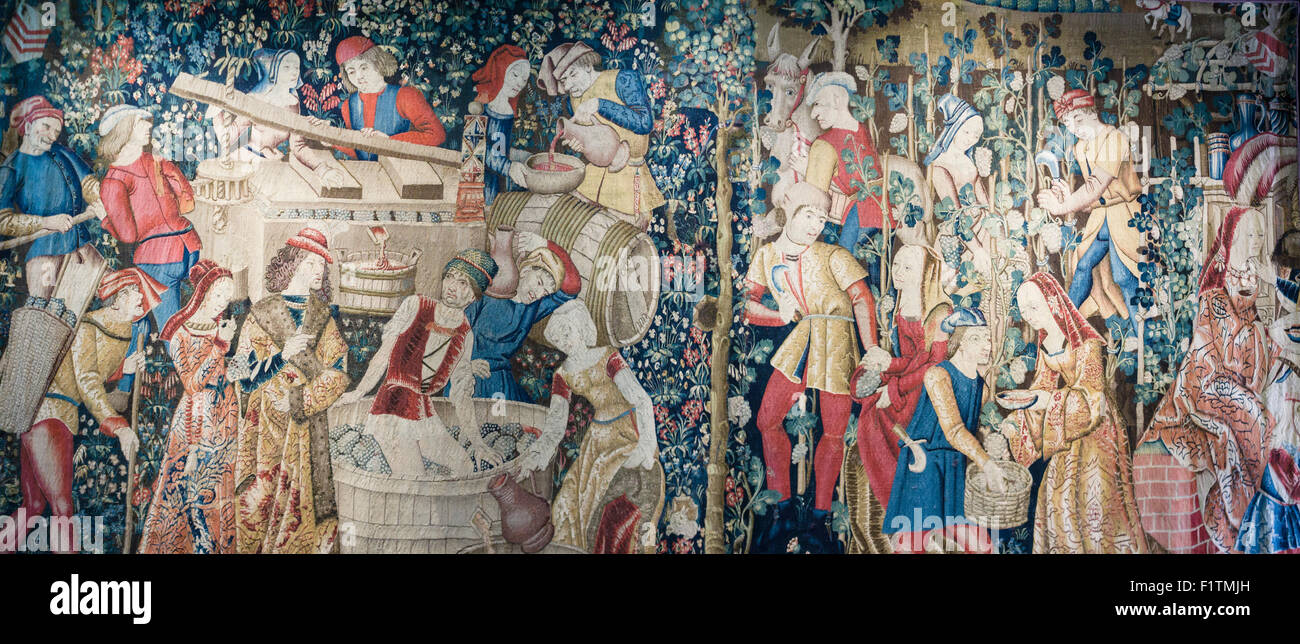 Tapiz medieval fotografías e imágenes de alta resolución - Alamy