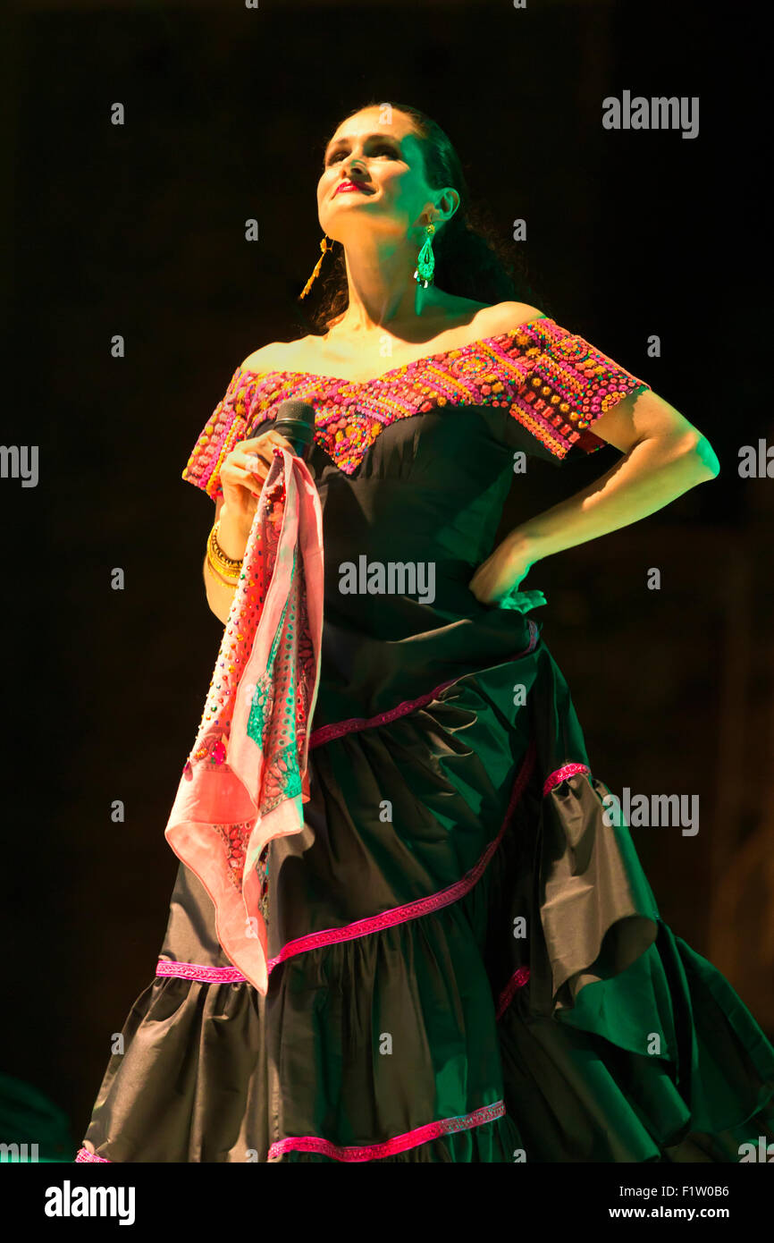 Vestido de oaxacan fotografías e imágenes de alta resolución - Alamy Vestido de oaxacan fotografías e imágenes de alta resolución - Alamy