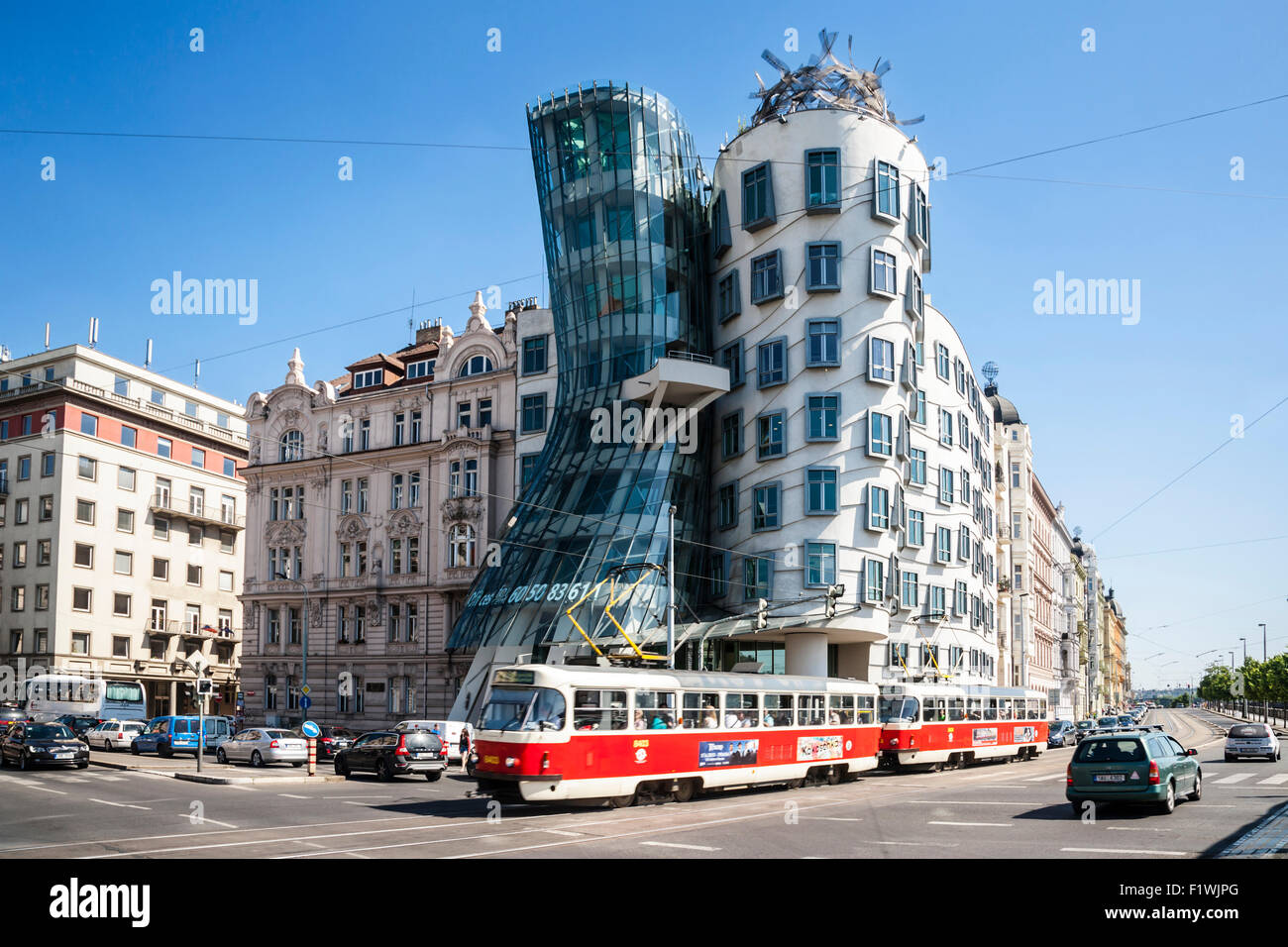 La casa de baile diseñado por Frank Gehry, Praga, República Checa. Foto de stock