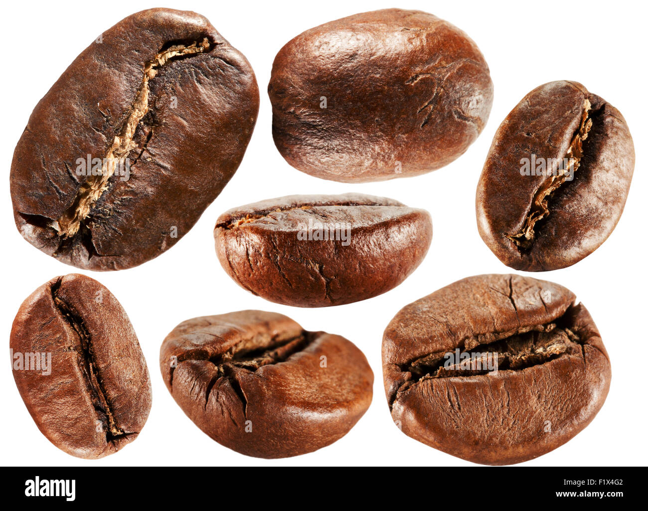 Colección de granos de café aislado en el fondo blanco. Foto de stock