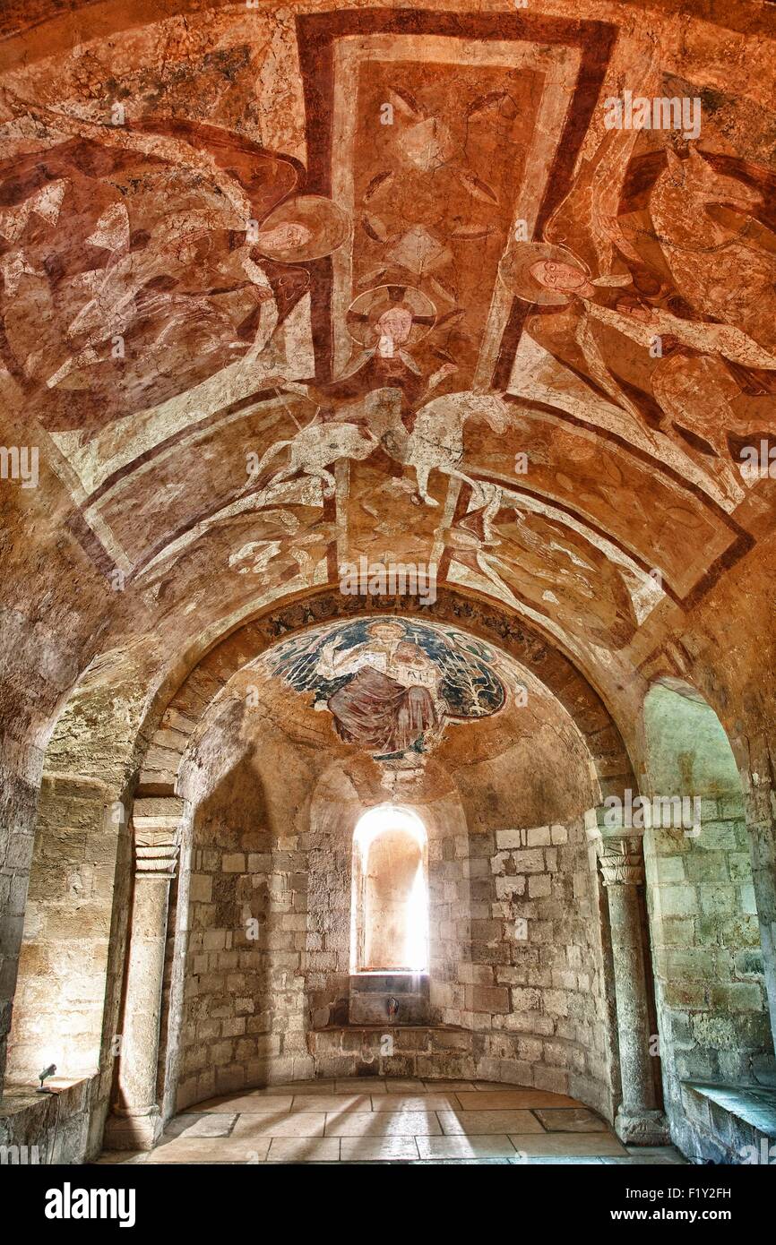 Francia, Yonne, Auxerre, la Catedral de Saint Etienne, la cripta románica, frescos Fotografía de stock - Alamy