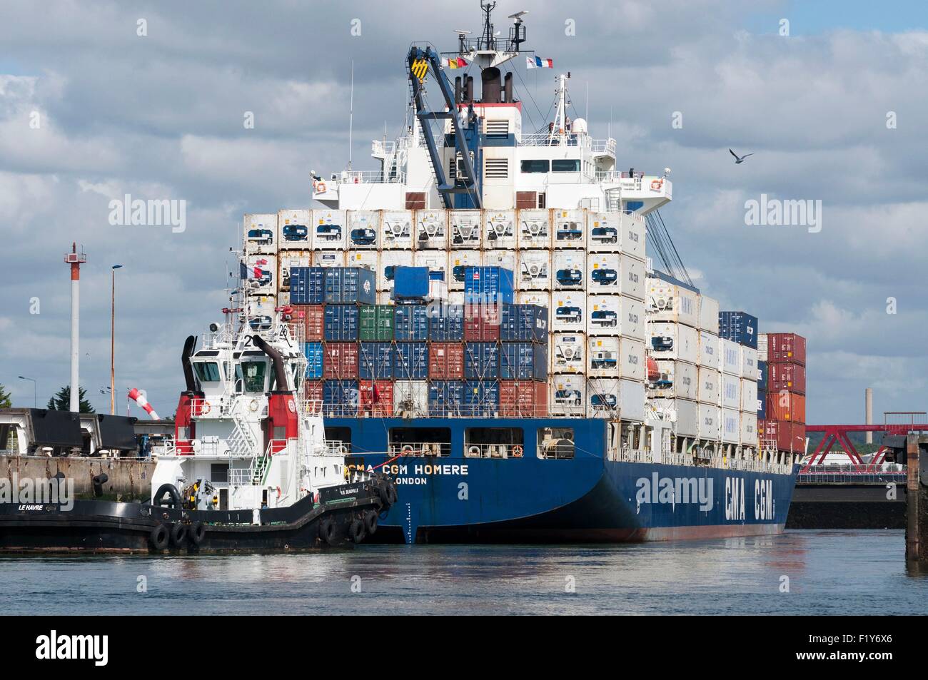 Francia, Seine Maritime, Le Havre, puerto comercial, contenedor de CGA CGM Homero Foto de stock