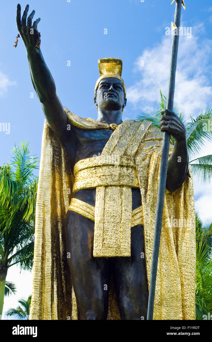 La estatua del rey Kamehameha el grande en el río Wailoa State Recreation Area, mantenido por el ARS en Hilo, Hawai Foto de stock