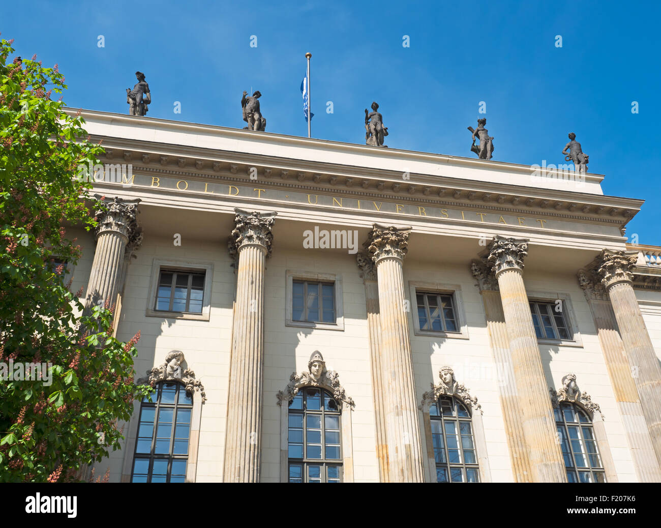 La Humboldt Universität de Berlín Foto de stock