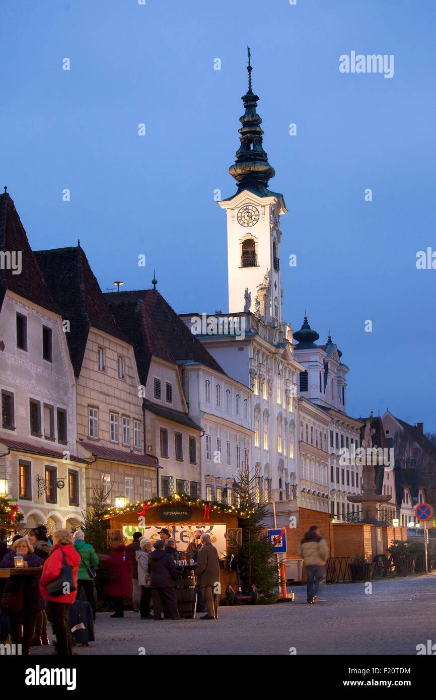 Austria, Alta Austria, Steyr, Navidad, stadtplatz square, Ayuntamiento. Foto de stock