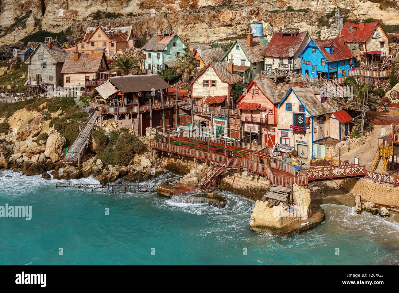 Malta, Mellieha, Anchor Bay, Popeye Village, vista general de la aldea de Popeye utilizado para el rodaje de una película Foto de stock