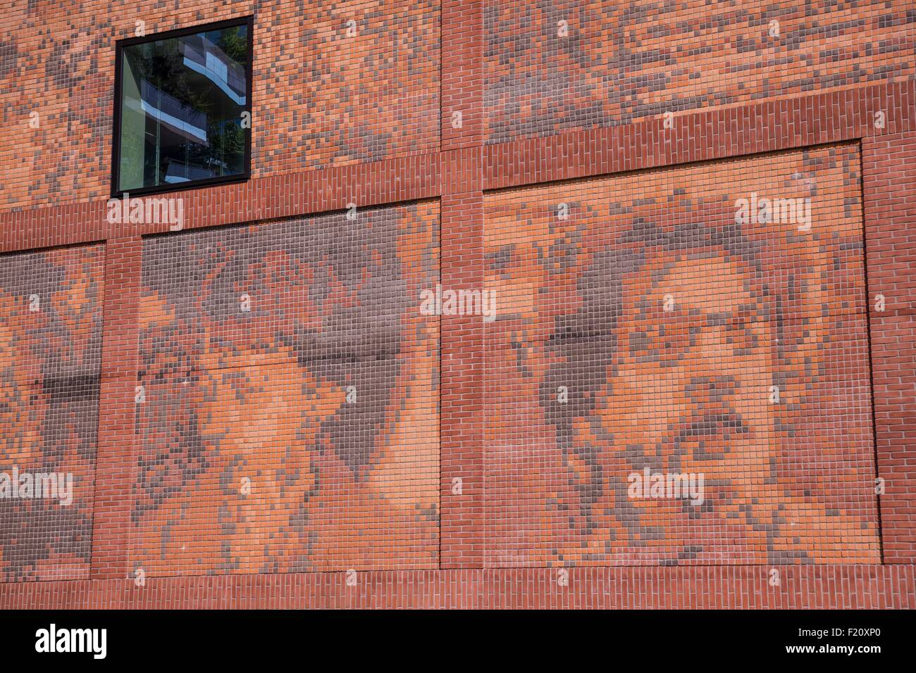 Italia, Lombardía, Milán, la Casa de la memoria diseñada por el studio associato Baukuh, dedicado a los valores de la democracia y la libertad para que la ciudad de Milán, luchó en el siglo pasado, Via Gaetano de Castillia, Via Confalonieri Foto de stock