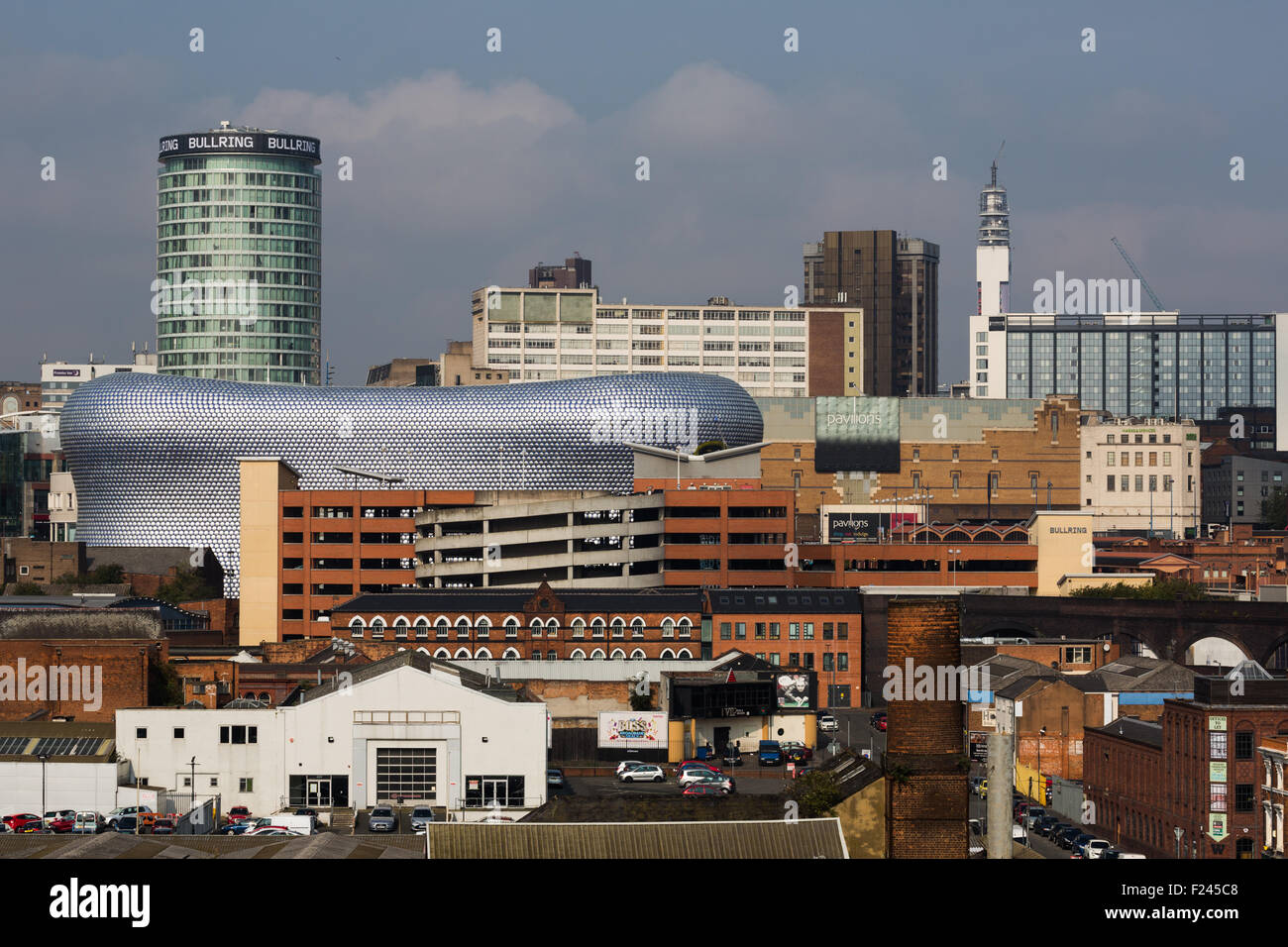 Birmingham Skyline mostrando la regeneración urbana del centro de la ciudad, incluyendo la Plaza de Toros, Selfridges, Post Office Tower Foto de stock