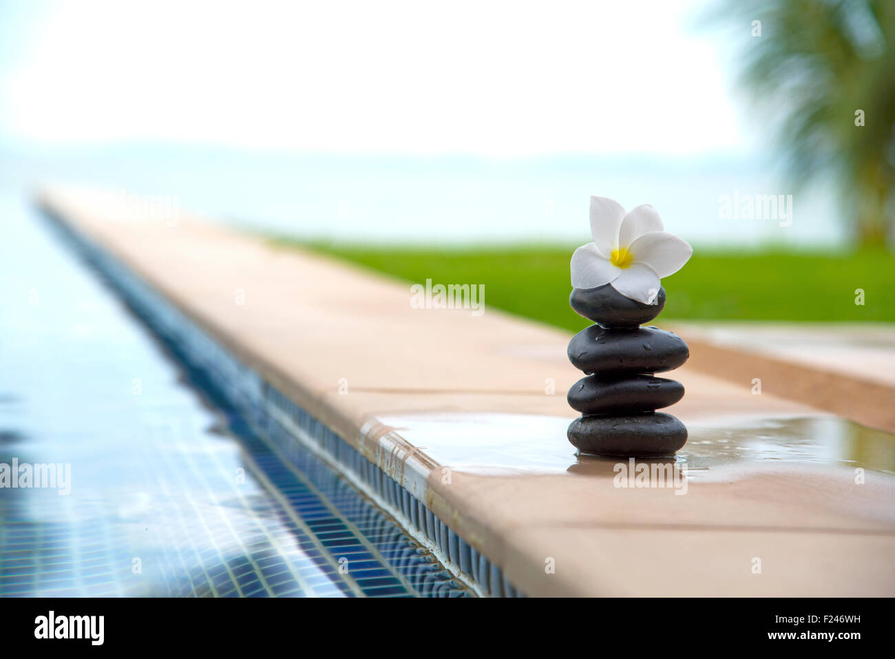 Tranquilidad escena de vida pacífica en spa resort Foto de stock