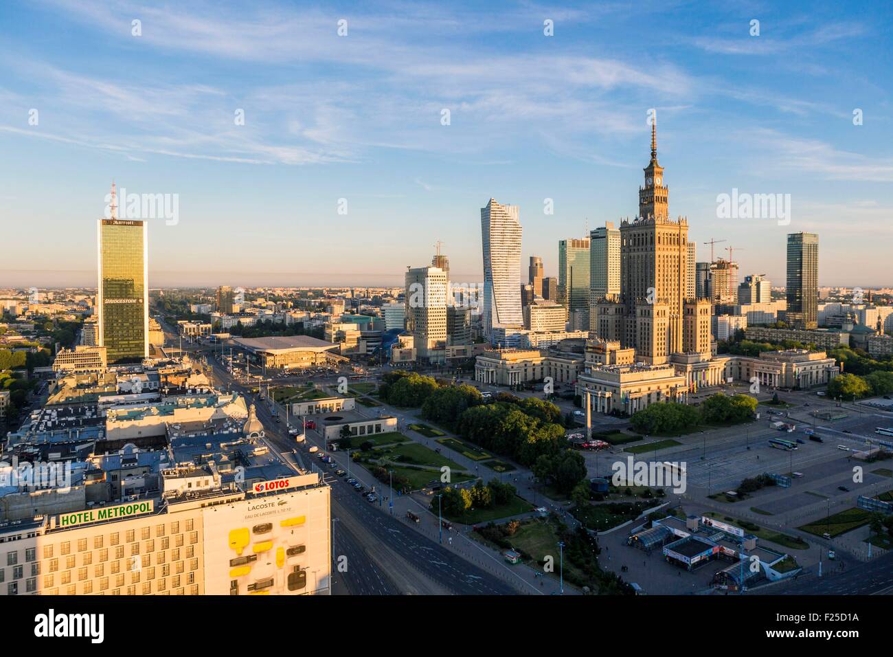 Polonia, la región de Mazovia, centro financiero de Varsovia y del Palacio de la cultura y las Ciencias Foto de stock