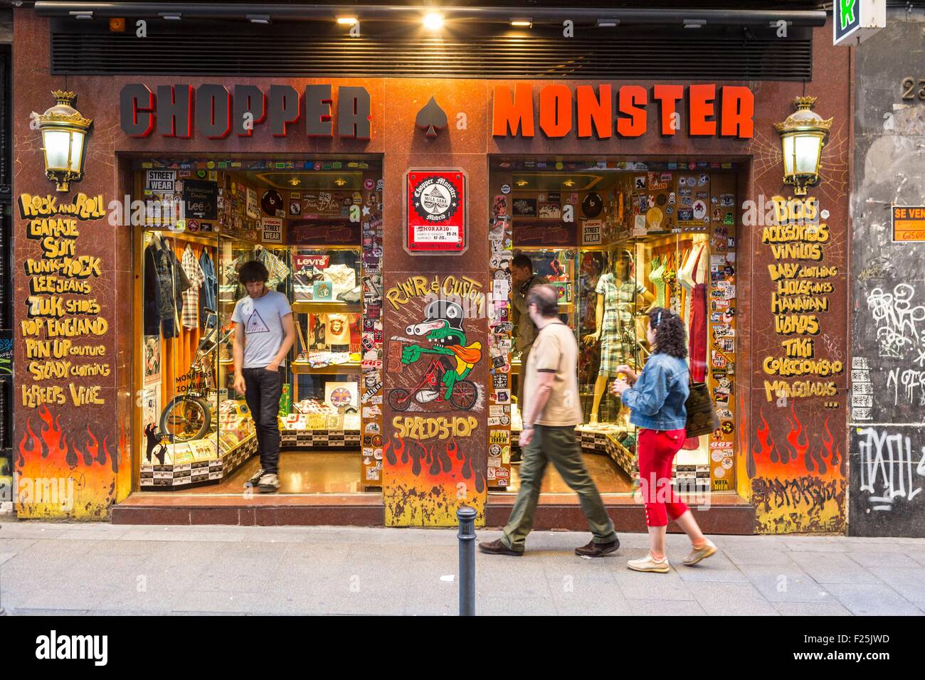 España, Malasaña distritos, tienda de vintage de stock - Alamy