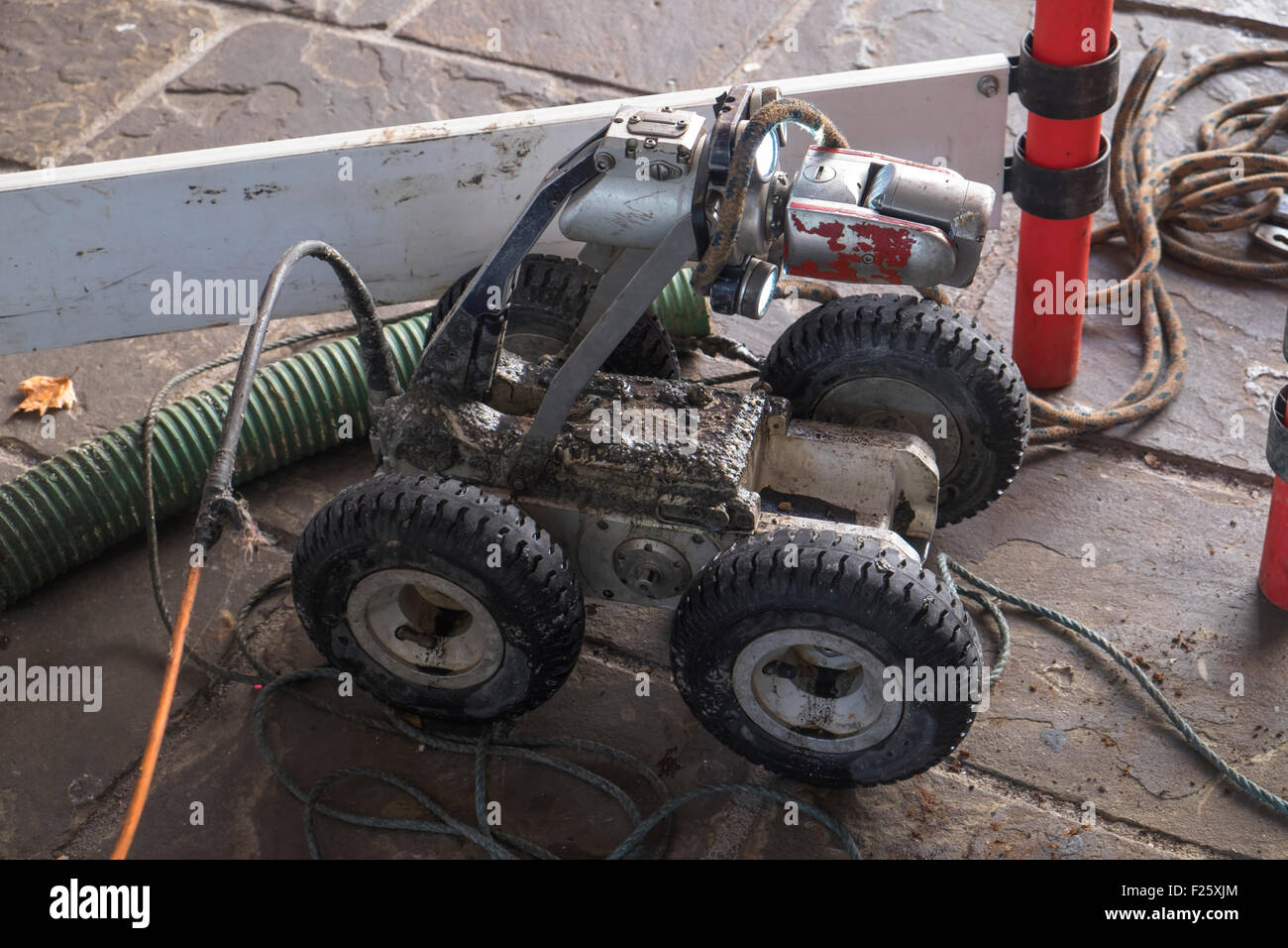 Robot de inspección de tuberías de alcantarillado visto en Bristol Harbour. Foto de stock