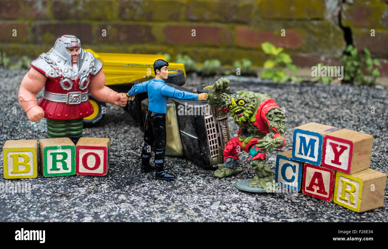 80's themed accidente de coche con juguetes Foto de stock