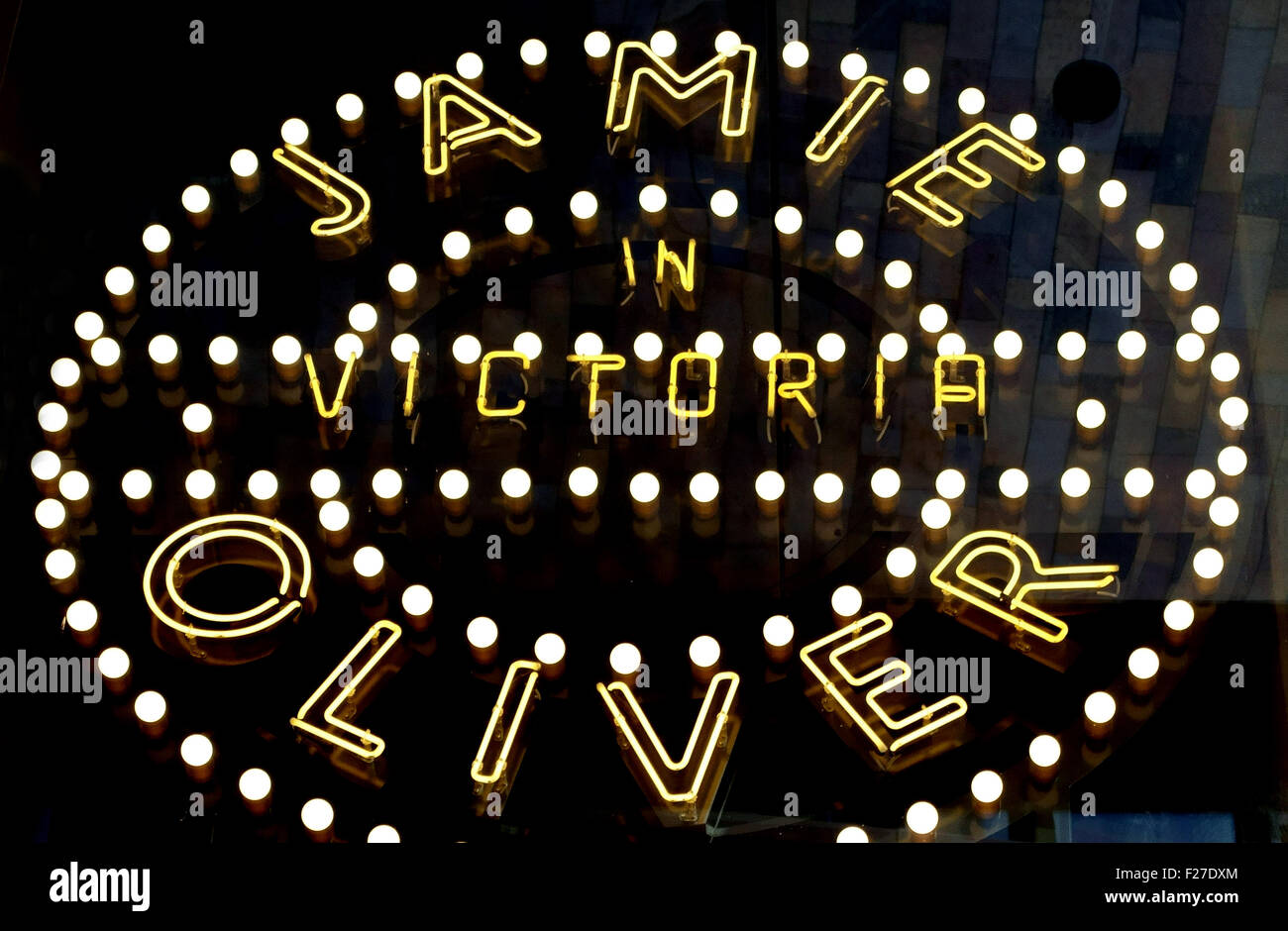 Signo de Jamie Oliver restaurante en Victoria, Londres Foto de stock