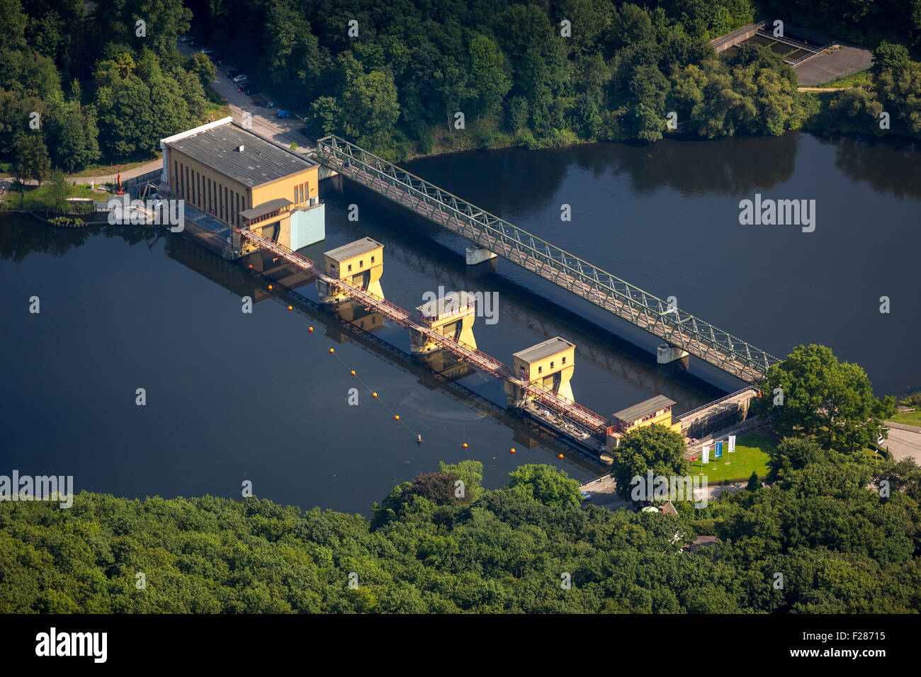 Run-de-power station en río Hengsteysee, aluvión Herdecke, la región del Ruhr, Renania del Norte-Westfalia, Alemania Foto de stock