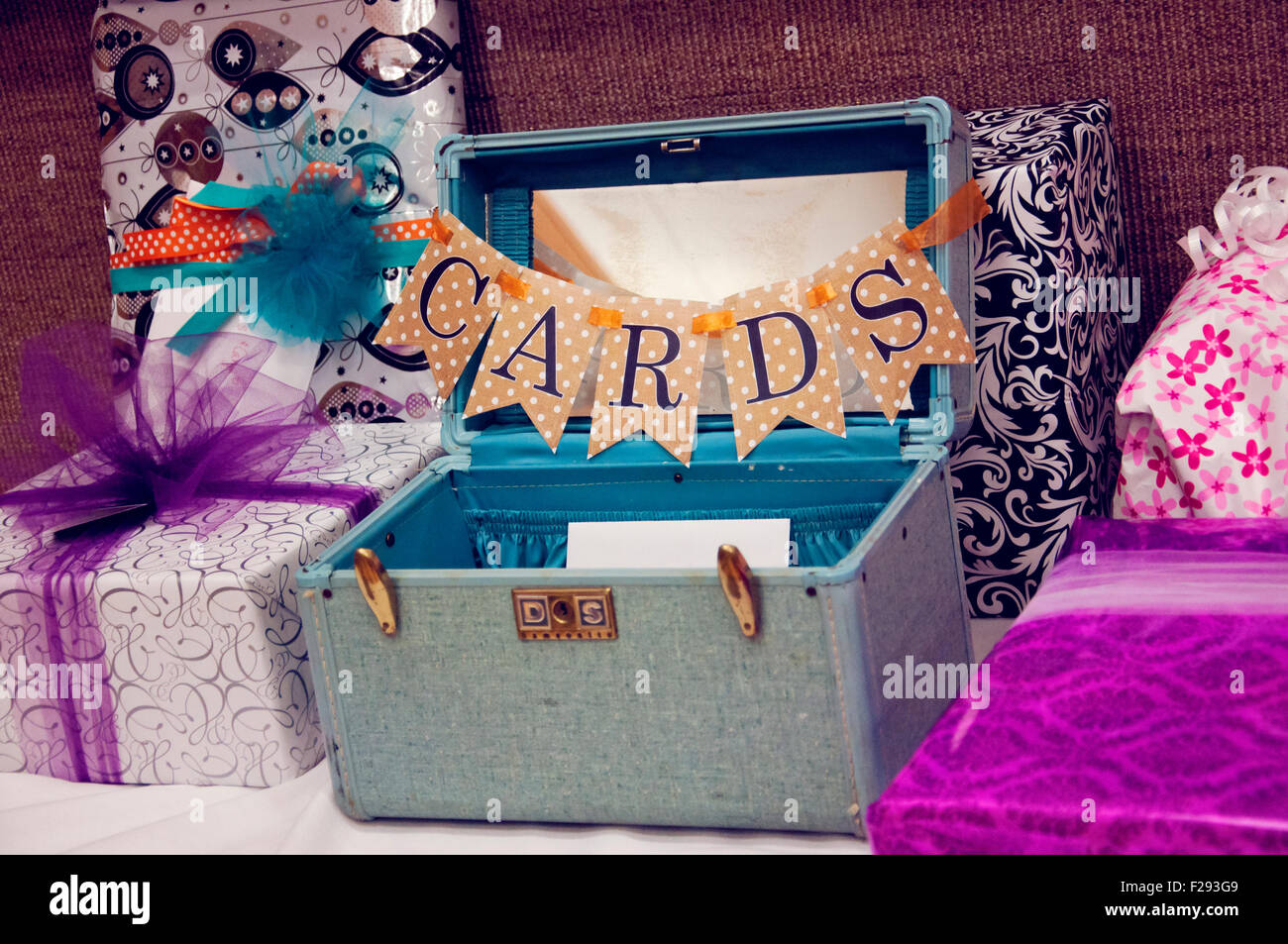 Caja de tarjetas y regalos Foto de stock
