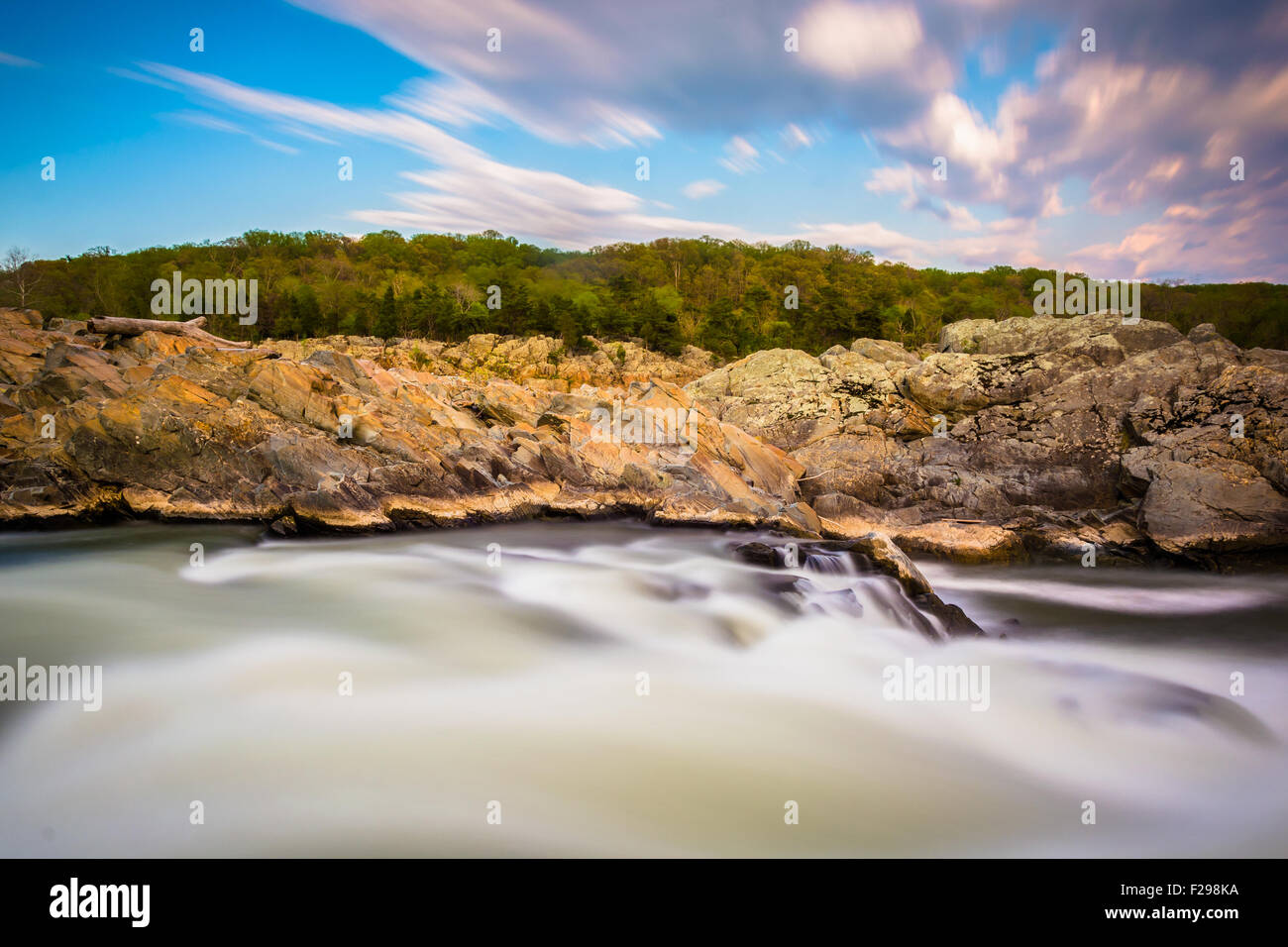 La larga exposición de rapids en Great Falls Park, Virginia. Foto de stock