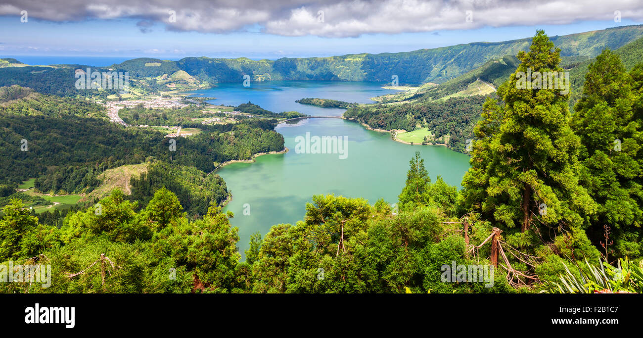 Lago de Sete Cidades de Vista do Rei mirador de Sao Miguel, Azores Foto de stock