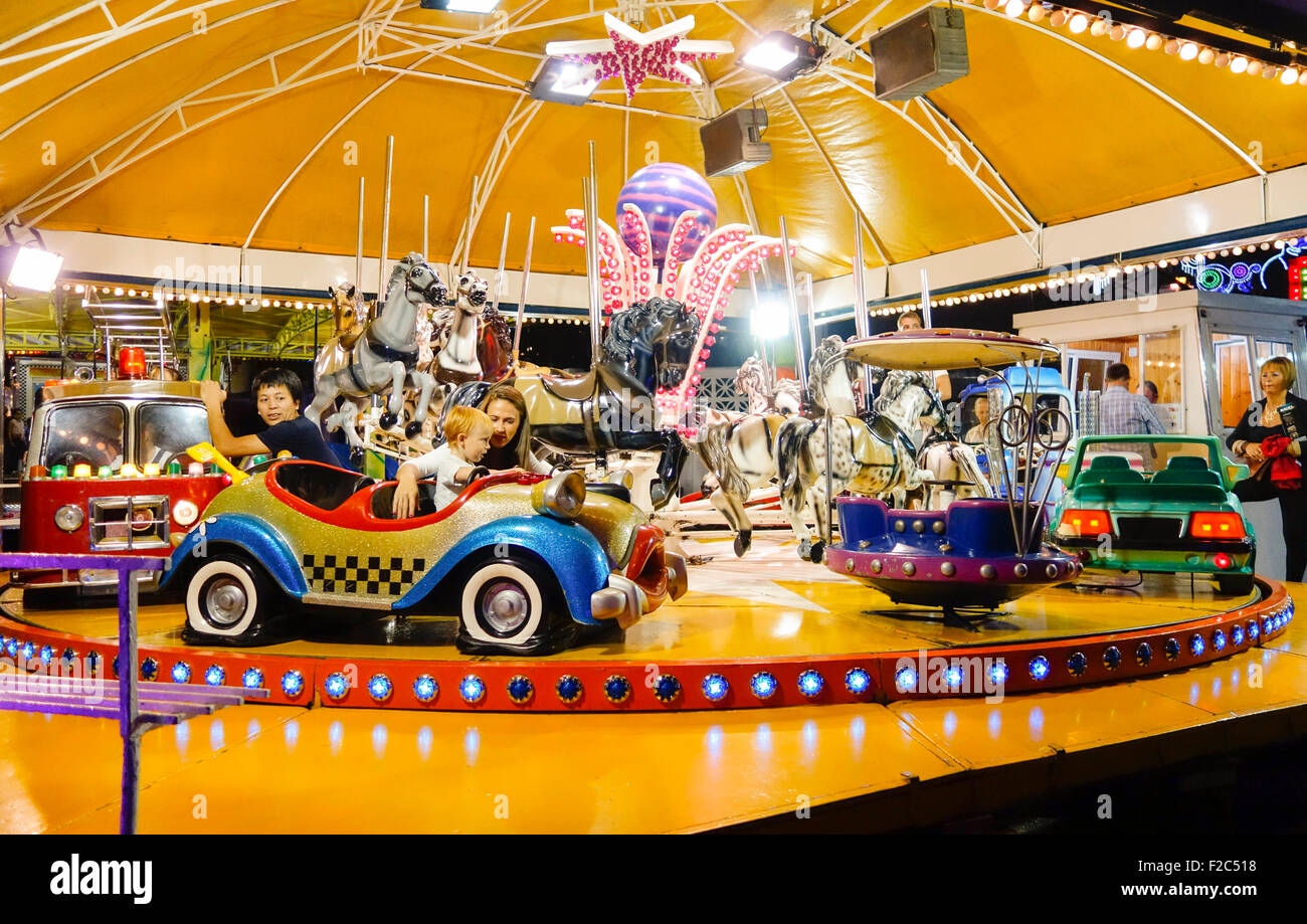 Carrusel infantil, carrusel, en feria en España Fotografía de stock - Alamy