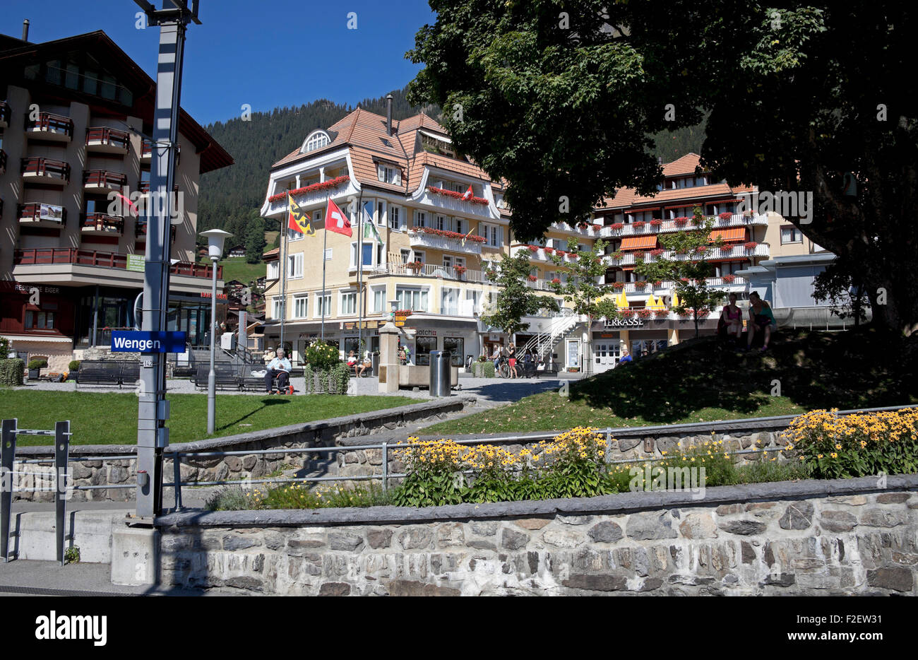 Wengen Village parada de tren Suiza Europa Foto de stock