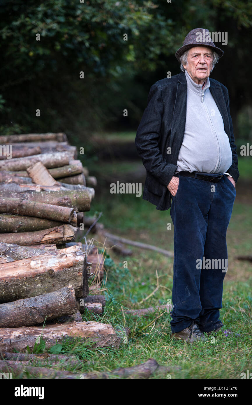 Tigné (oeste de Francia): grabación de corta película 'Agafia' (2014/10/11). Jean-Pierre Mocky Foto de stock
