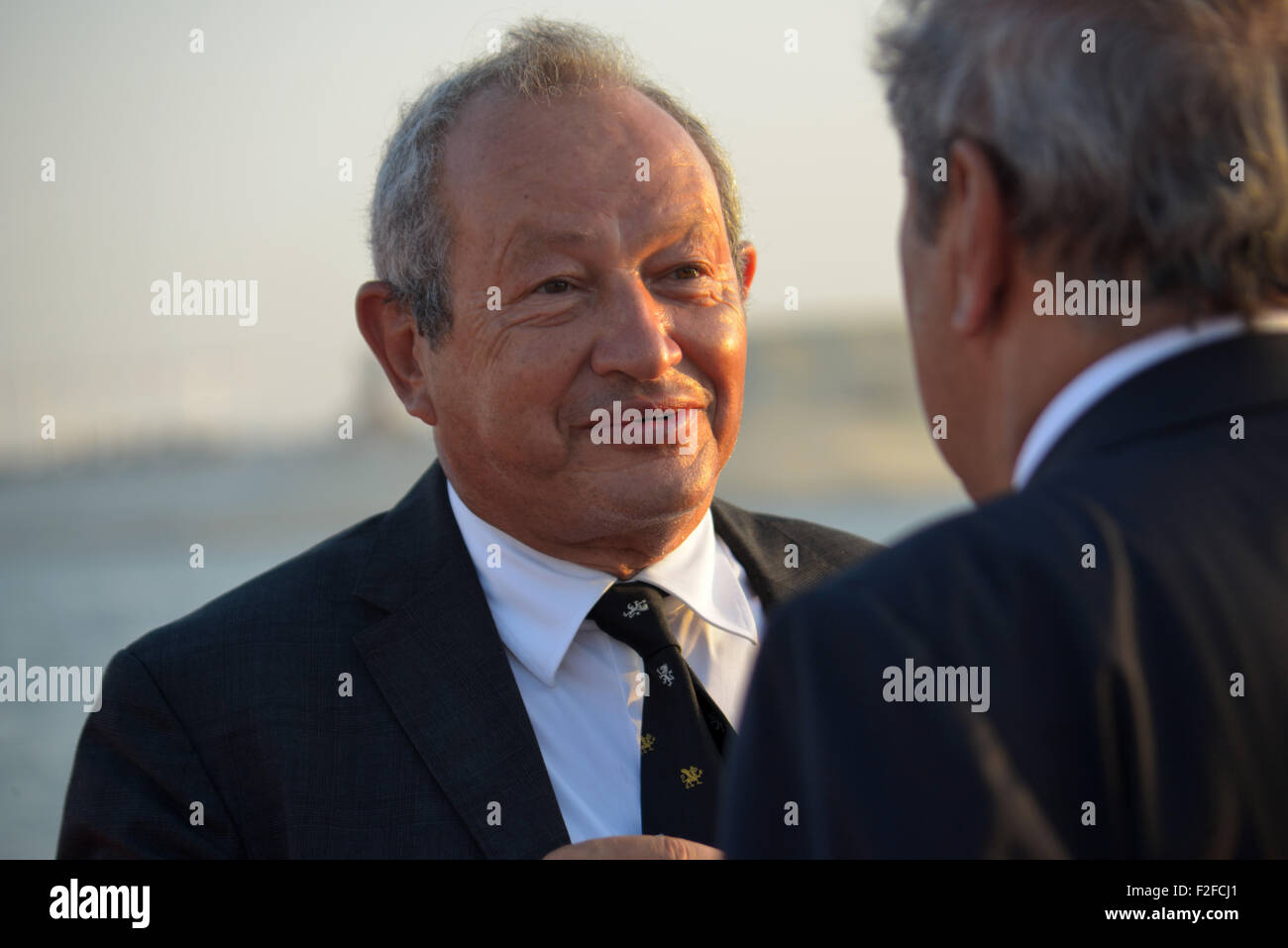 El multimillonario egipcio Naguib Sawiris en la inauguración de la ampliación del nuevo canal de Suez, duplicando la capacidad de transporte. Foto de stock