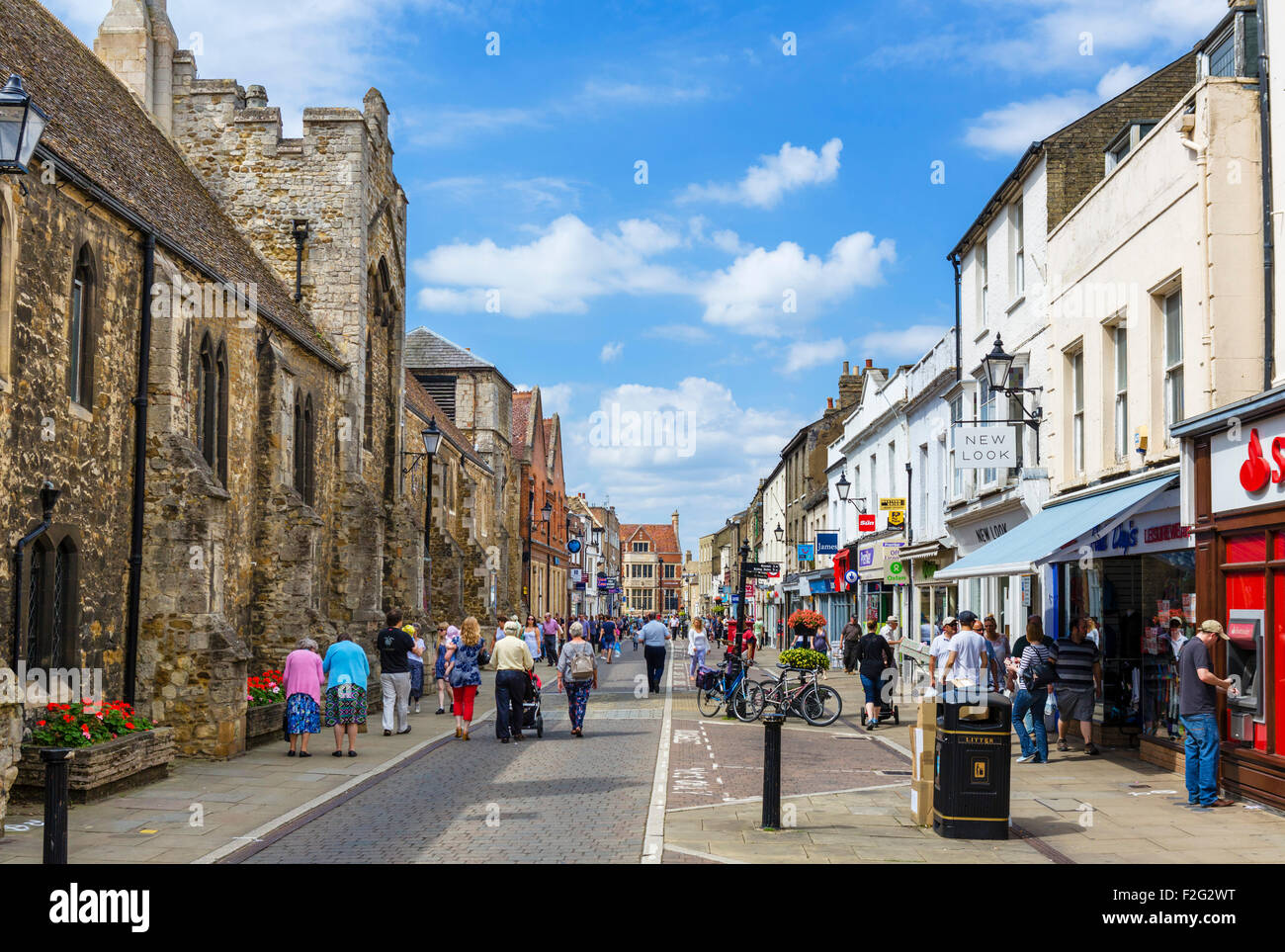 La High Street, Ely, Cambridgeshire, Inglaterra, Reino Unido. Foto de stock