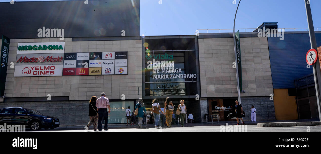 La Entrada De La Estacion De Tren De Malaga Espana Maria Zambrano Fotografia De Stock Alamy