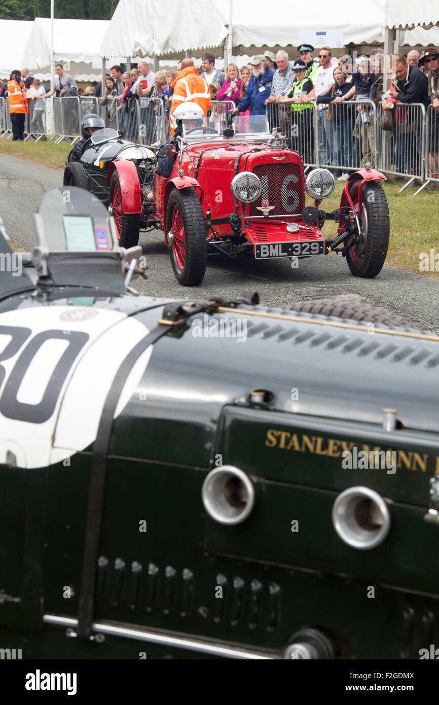 Cholmondeley Pageant del poder. Un 1934 Austin Martin Ulster LM 16, en la línea de largada de Cholmondeley Pageant del poder. Foto de stock