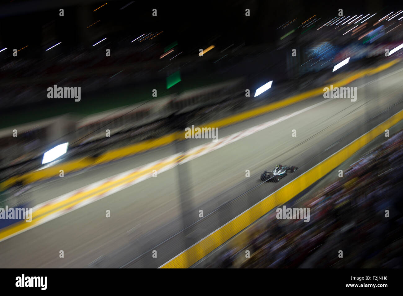 Singapur. 20 de septiembre de 2015. F1 Team Mercedes AMG enfoques turno 1 a Singapur Street Circuit Grand Prix de Fórmula 1 Crédito: Chung Jin Mac/Alamy Live News Foto de stock