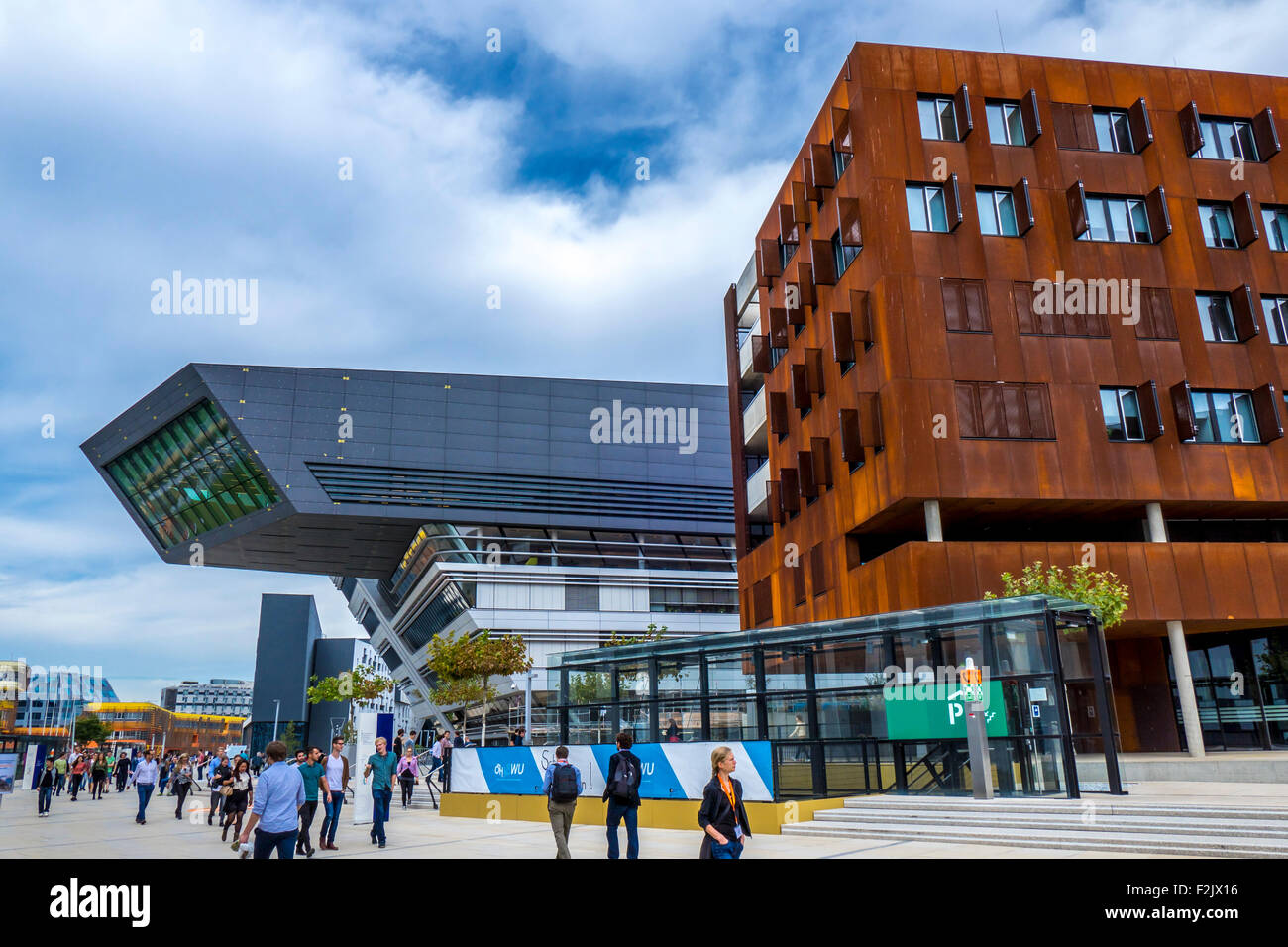 La Universidad de Ciencias Económicas, Campus, la arquitecta Zaha Hadid, Viena, Austria, Europa Foto de stock