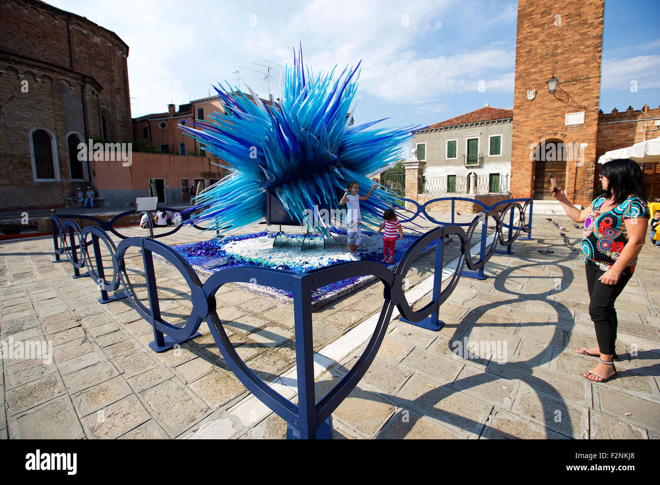 Seis vasos de cristal de Murano pintados a mano en la isla de Venecia
